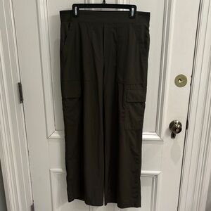 Athleta Cargo Pants in Olive Green